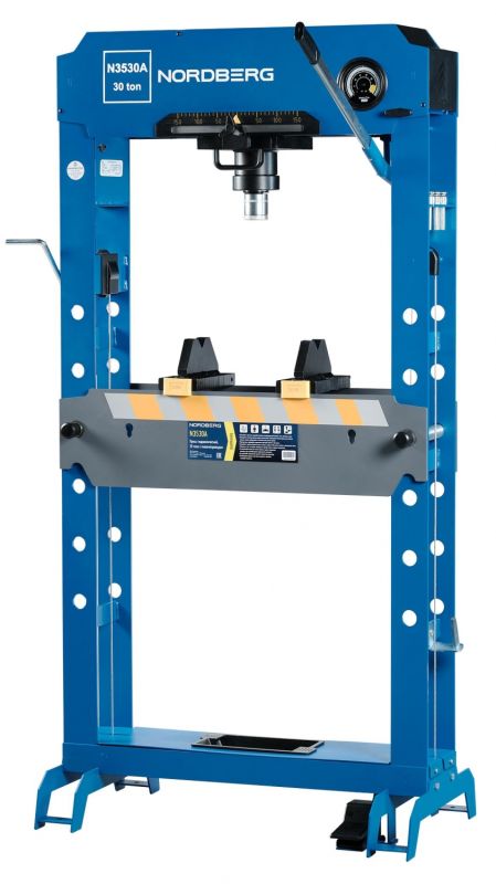 Пресс гидравлический, управление ножным и пневмоприводом, усилие 30 тонн, сварная рама, лебедка, в комплекте пуансоны.