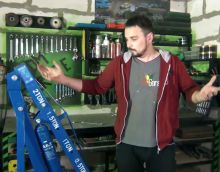 Гаражный кран гидравлический 2 т AE&T Т62202 подкатной складной