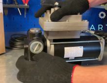 Видеообзор товара Насос для перекачки топлива 220 вольт 50 л.м. Petroll Polaris для бензина